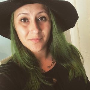 Meet your Posher, Deanna